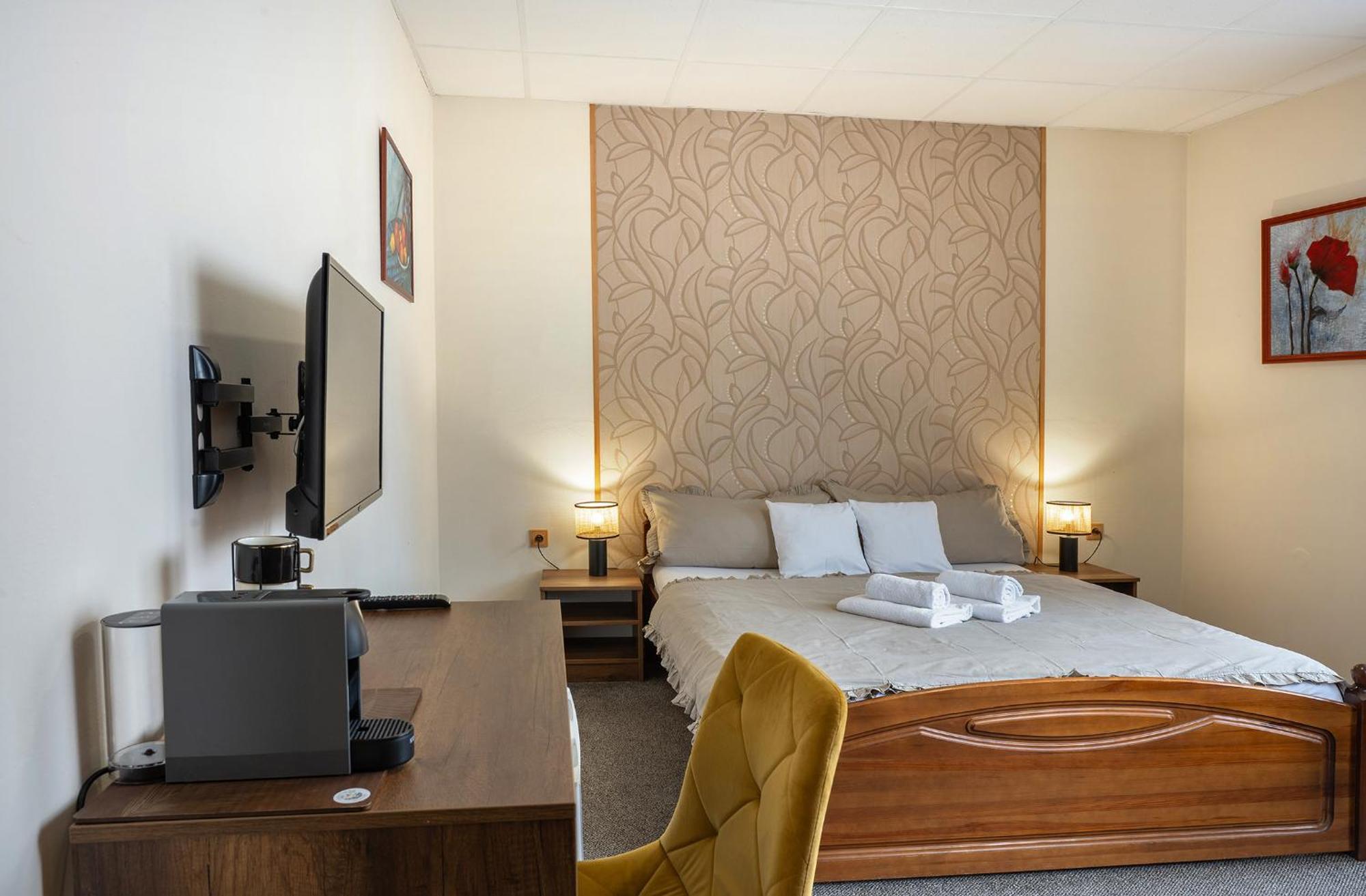 Rodinny Hotel Myslivna Trebon Luaran gambar