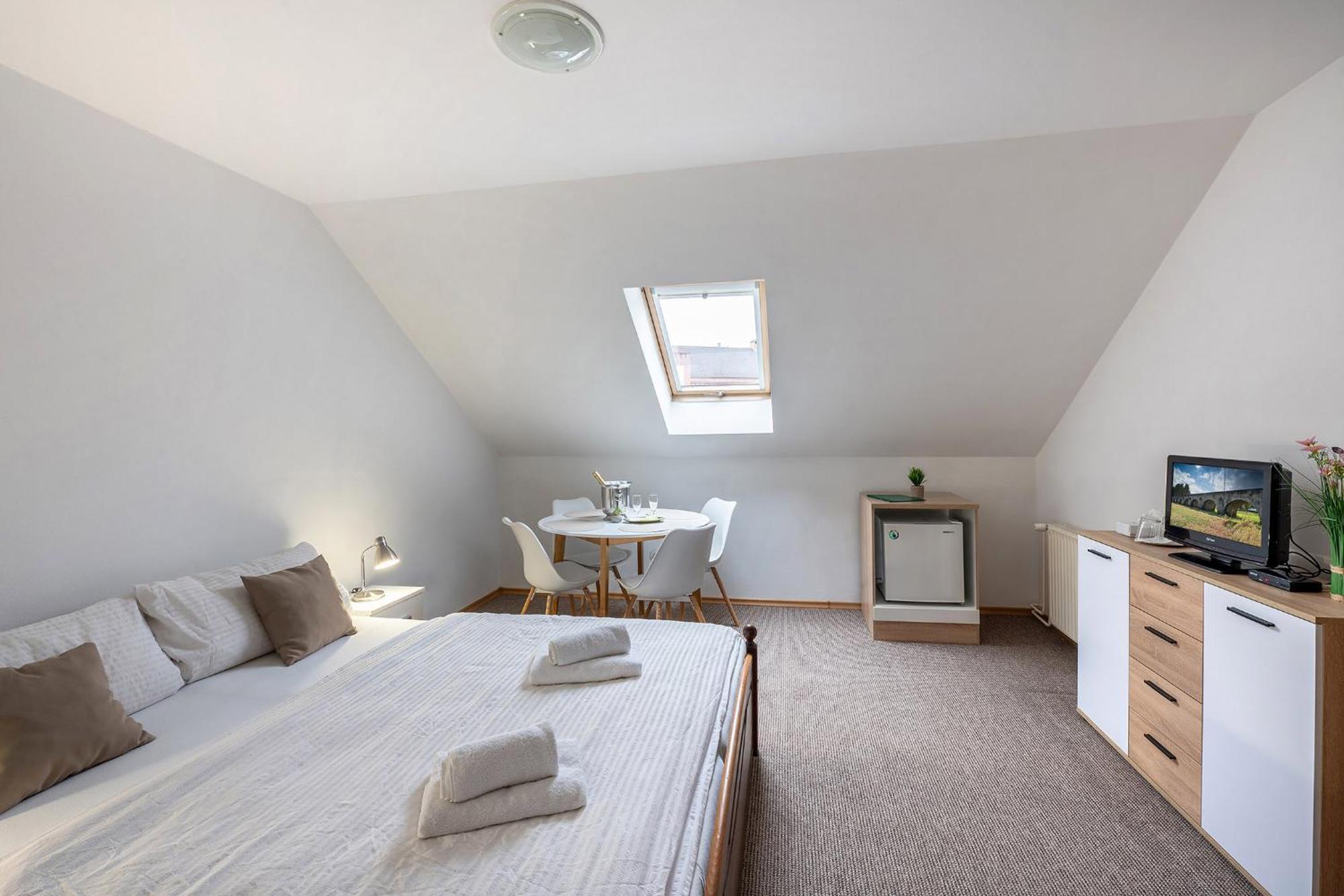 Rodinny Hotel Myslivna Trebon Luaran gambar
