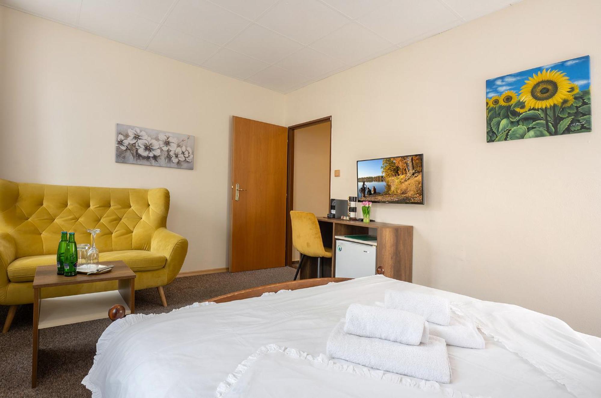 Rodinny Hotel Myslivna Trebon Luaran gambar
